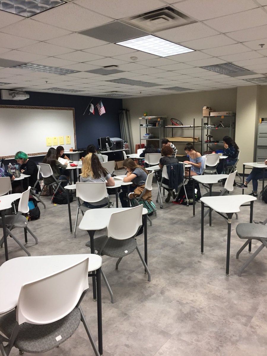 markdye3's tweet image. Started our school-wide reading break! Every Tuesday for 15 minutes we sit and READ! #PhoenixesRead #GCISDHumanities