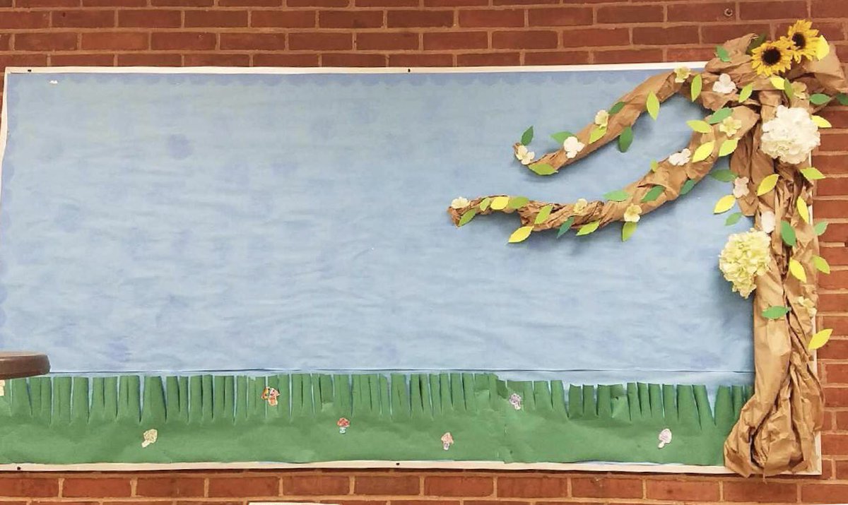CindyZameryka's tweet photo. The Scholastic Book Fair is almost here! The theme is Enchanted Forest and the bulletin boards are ready to display the students artwork! #MineolaProud #MeadowDr #meadowDrReads #Scholastic https://t.co/G5DOhDwrOA