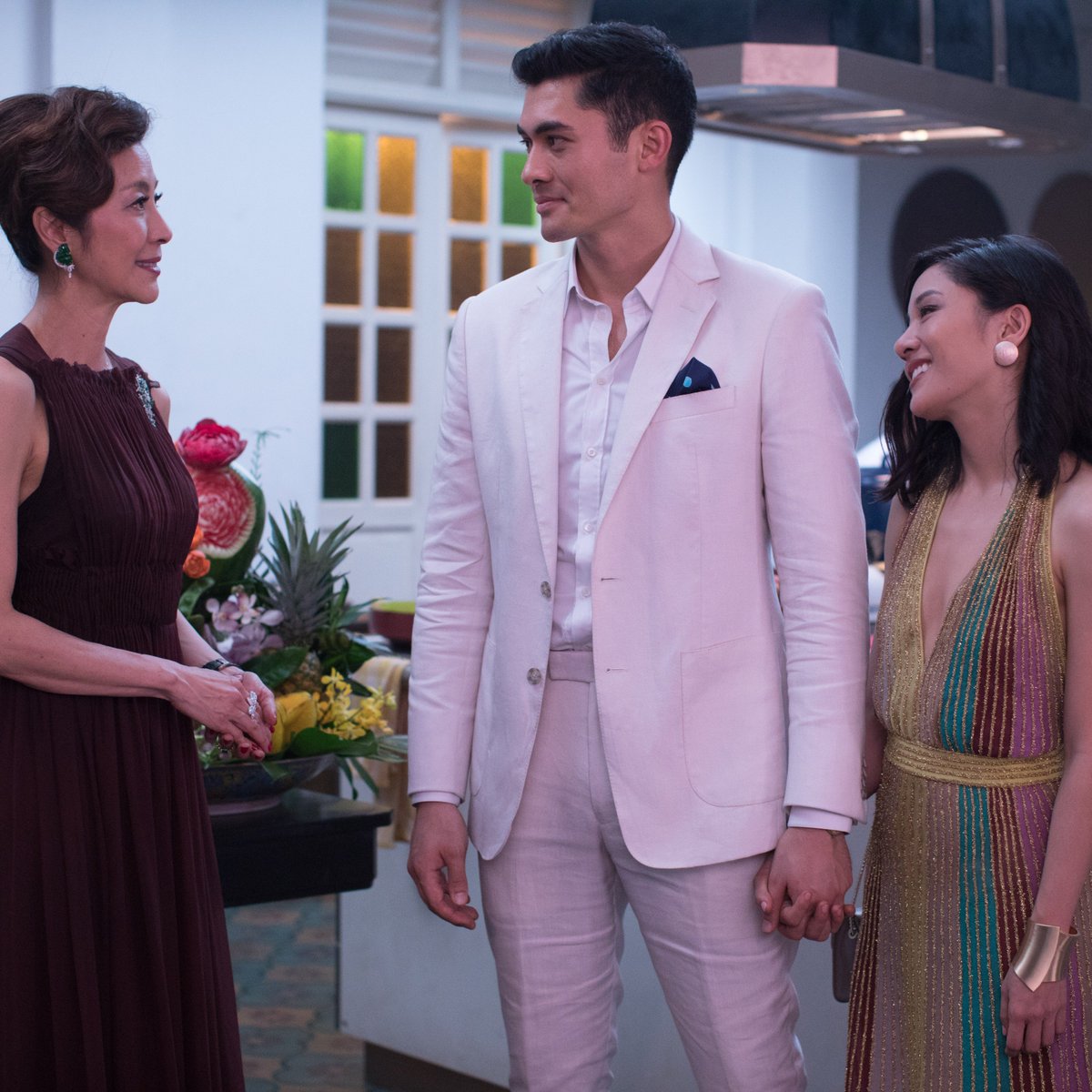 CrazyRichMovie's tweet photo. Crazy rich style. 👠What's your favorite fashion moment from #CrazyRichAsians? https://t.co/8Rhqjfc4dU