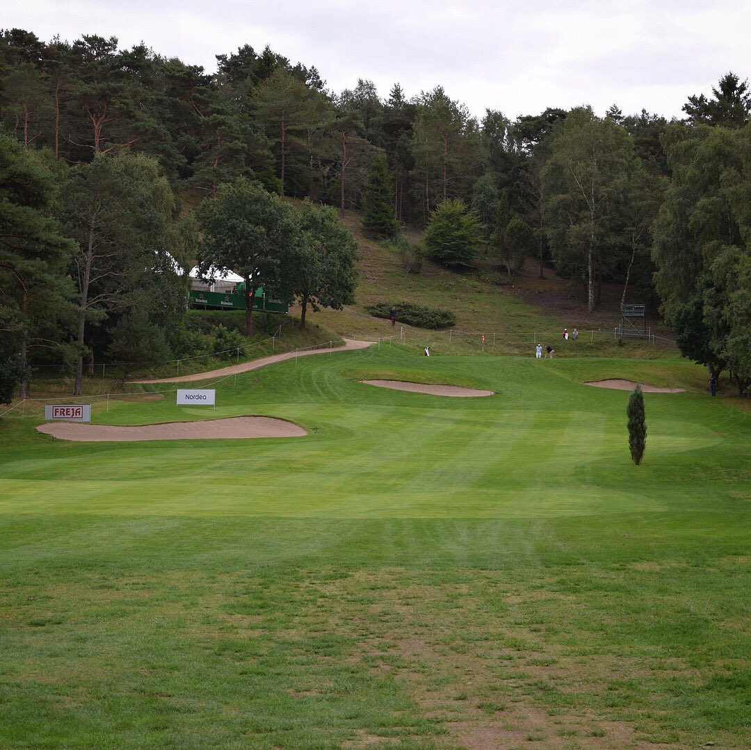 Good shots = Beer for fans 🍻

At this week’s #MiD18 if a player hits the green with their tee shot at the 12th hole, they’ll win free beer for the fans.
