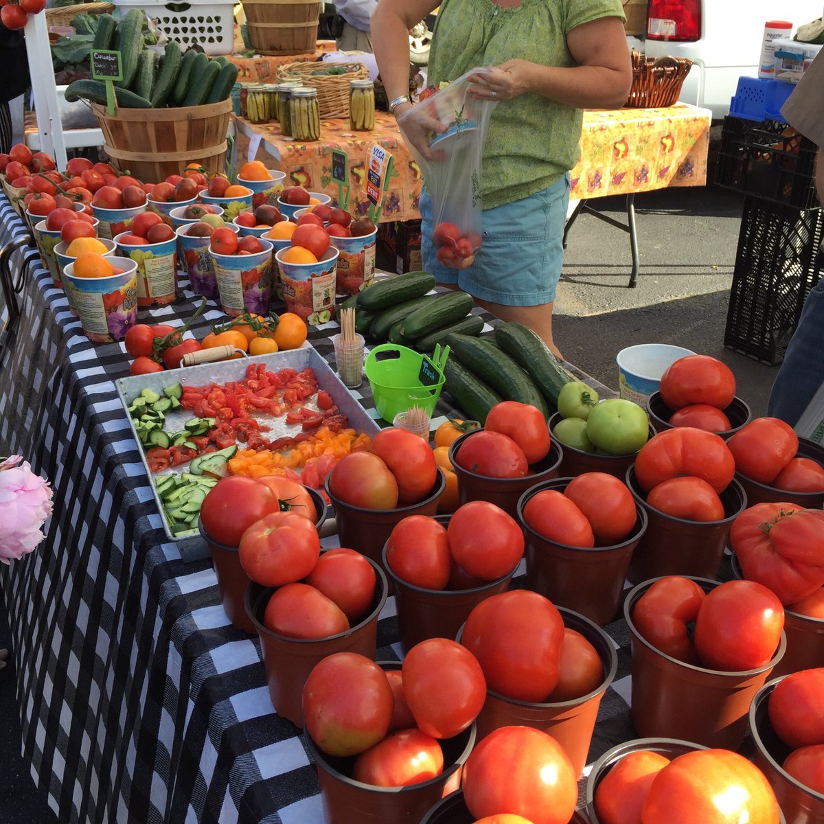 Mark your calendar. This Thursday is FREE TOMATO SANDWICH day at Greene Street Market. Delicious!! 🍅