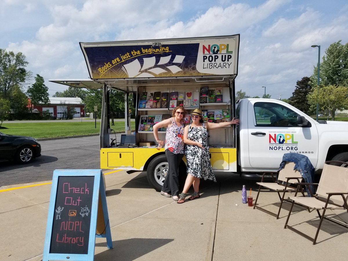 spkowalski's tweet photo. When u do a #kowalskilibraryhop & ur friends show up! @noplibrary #popuplibrary @NSyracuseCSD #gilletteMS @NYLA_1890 https://t.co/AQoH7YPfcl