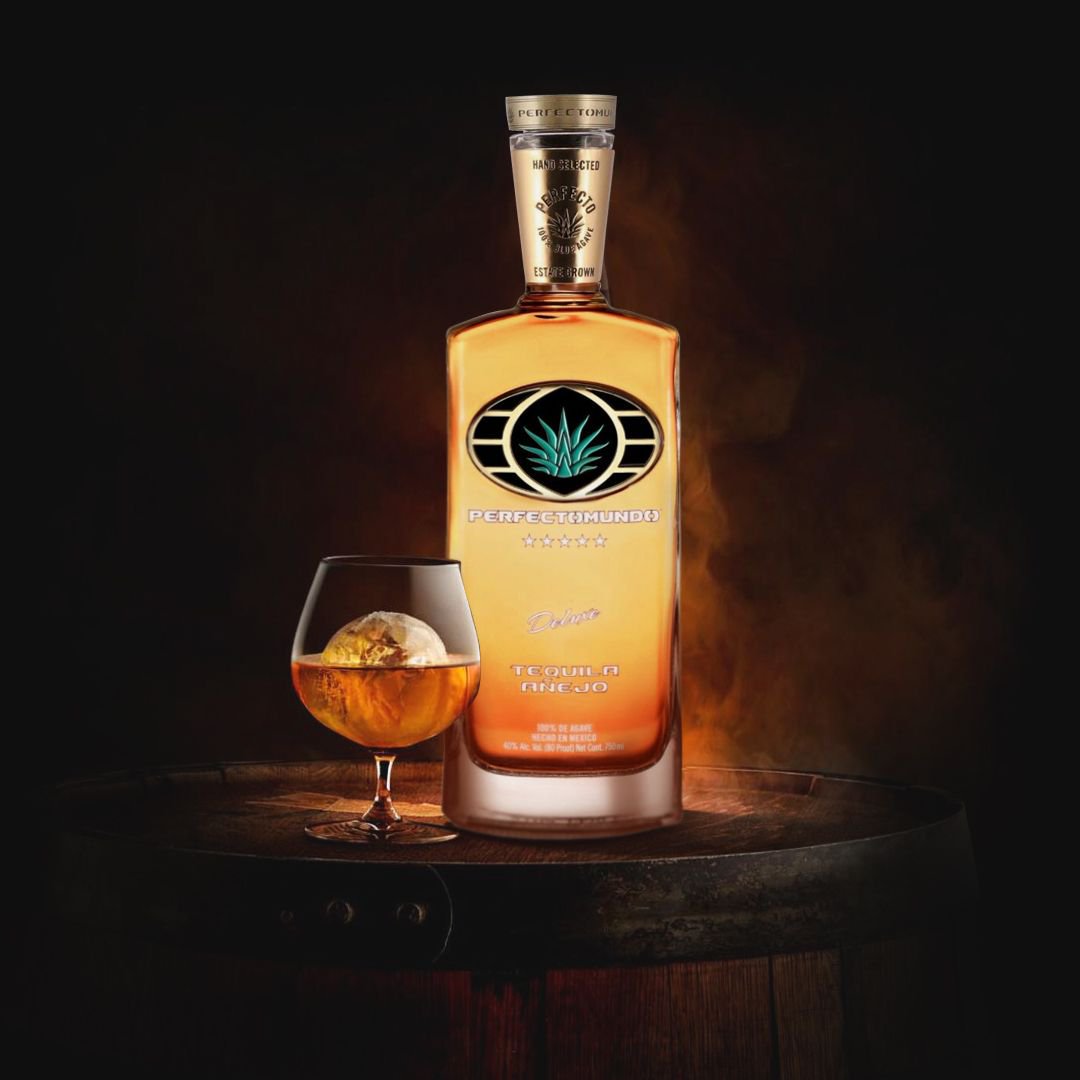 PerfectoTequila's tweet photo. Our #deluxe #Añejo is best served on ice or neat as it truly opens up all of the smokey, vanilla, dark chocolate and cherry notes. #perfectomundo #perfectomundotequila #anejo #tequila #rich #smooth https://t.co/Z1Ap41ABXU