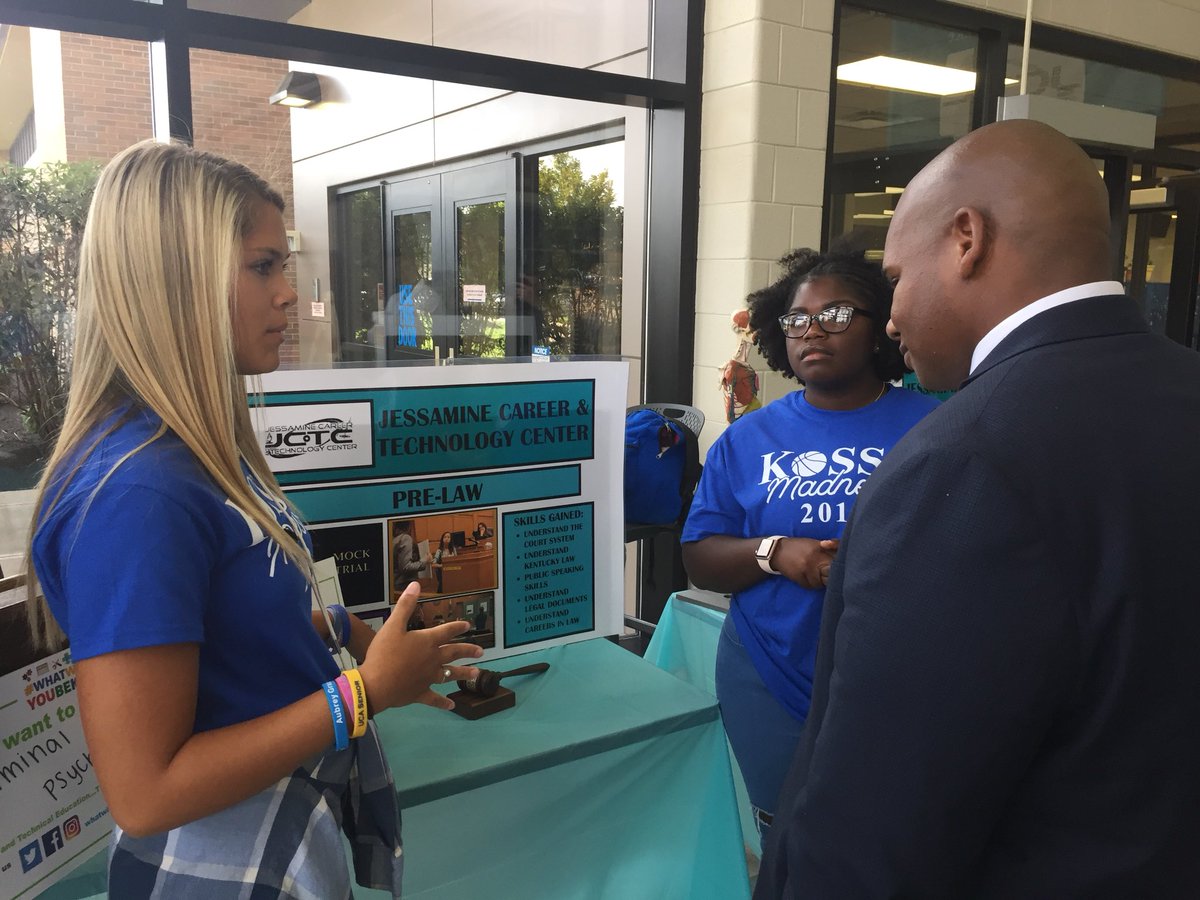 KyDeptofEd's tweet photo. Before his #KYStateofEd address, Interim Commissioner @WayneDLewis is touring @JCTCJessamine where students are getting a challenging and relevant education that meets the demands of the real world. #WhatWillYouBeKY?Tune in for a livestream of the #StateofEd address at 5 p.m. https://t.co/aKbP1evfh7