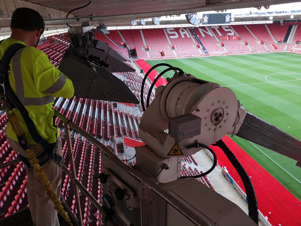 tcalifting's tweet photo. Our 52m #spiderlift in operation @SouthamptonFC today! #mewp #workatheight #healthandsafety https://t.co/wiIHa5I5B5