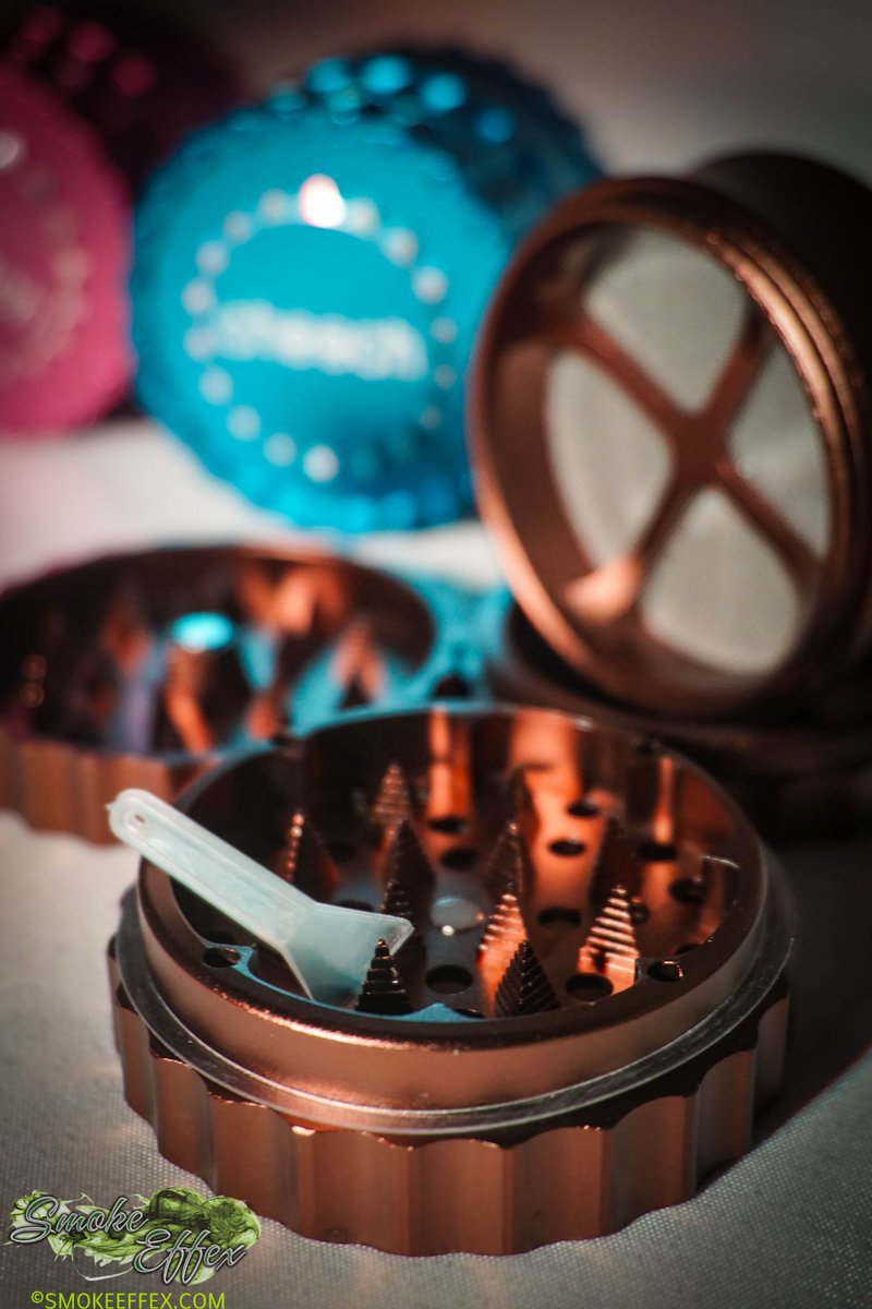 SmokeEffex's tweet photo. Just stocked-up with New Cheech Grinders - Check them out today at Smoke Effex.
#OneStopSmokeShop #Grinders #Cheech #Ottawa https://t.co/g8uODE5x8O