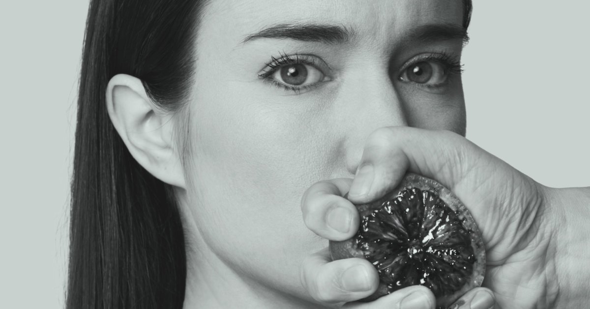 «Les Barbelés» au <a href="/QuatSous/">Théâtre de Quat'Sous</a> : Marie-Ève Milot libère la parole avant qu’il ne soit trop tard huffp.st/UFkIIjI