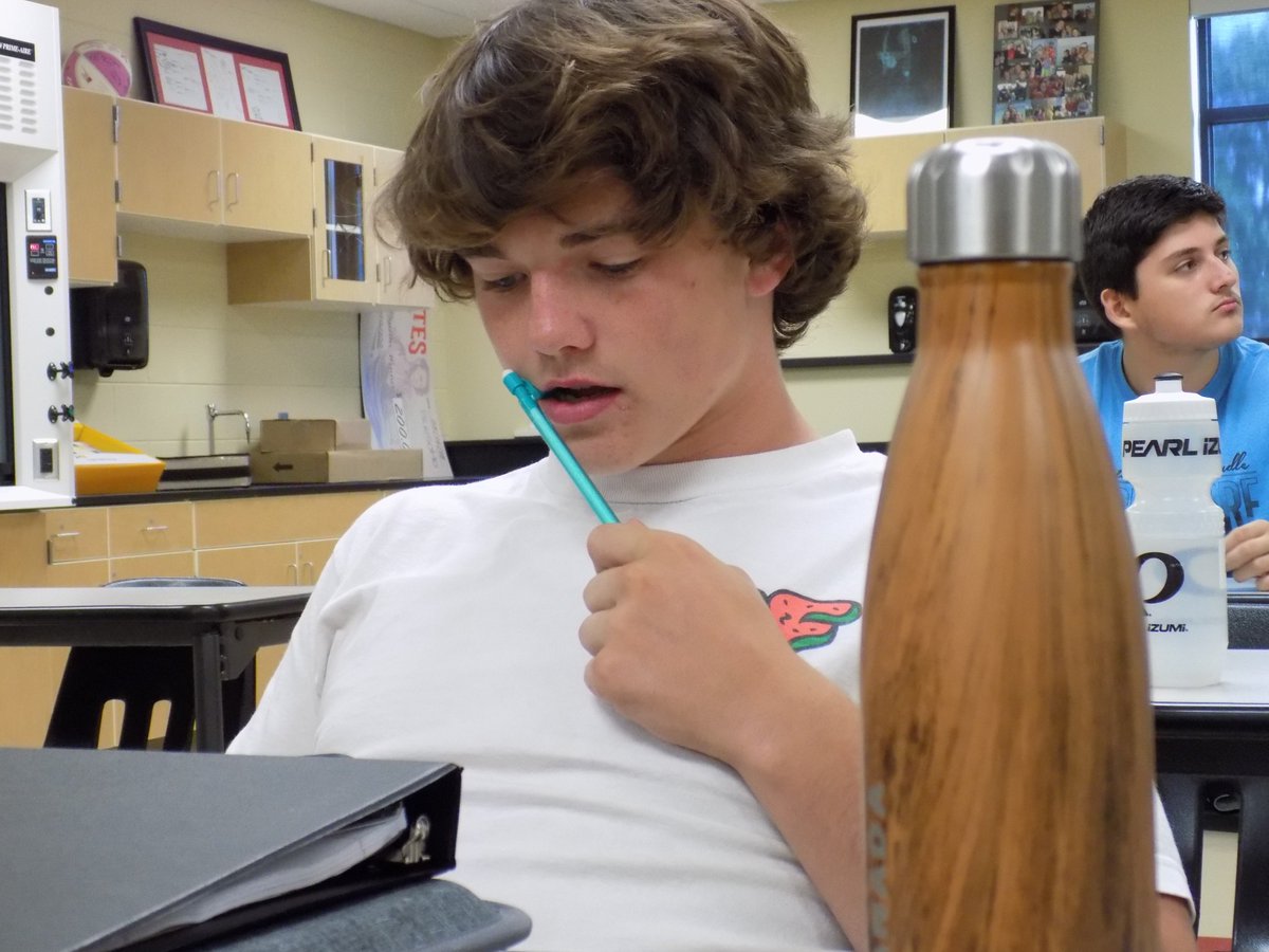 shsjournalism16's tweet photo. #SHS180 Day 9 @ty_shaw #throwingheaters #thescienceguy @ahrendt167 #RaiderNation #thepowerofus https://t.co/Ph7Ct384EU