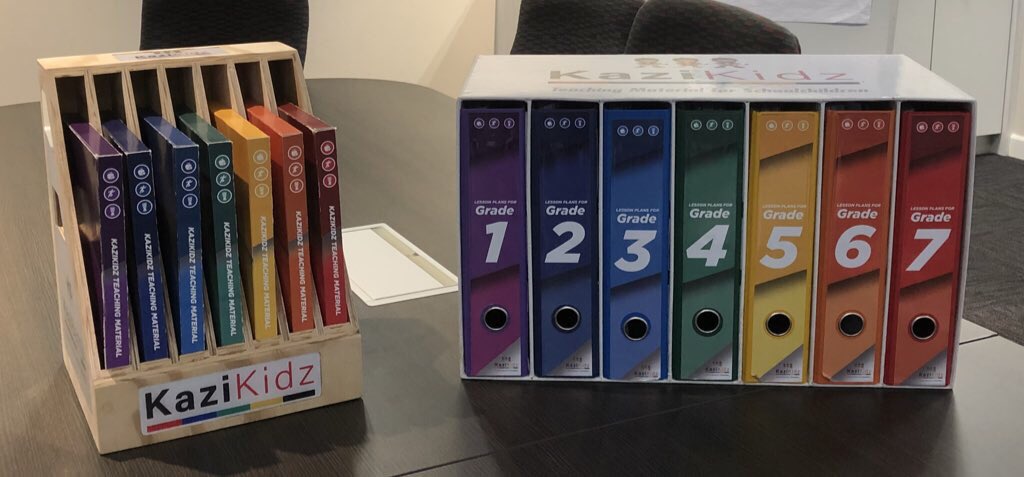 zaahirag's tweet image. Kazikidz toolkit ready for implementation. An example of a #multisector approach to tackle #hypertension and prevention of #Cardiovascular disease through healthy schools for healthy communities in South Africa @NovartisFDN