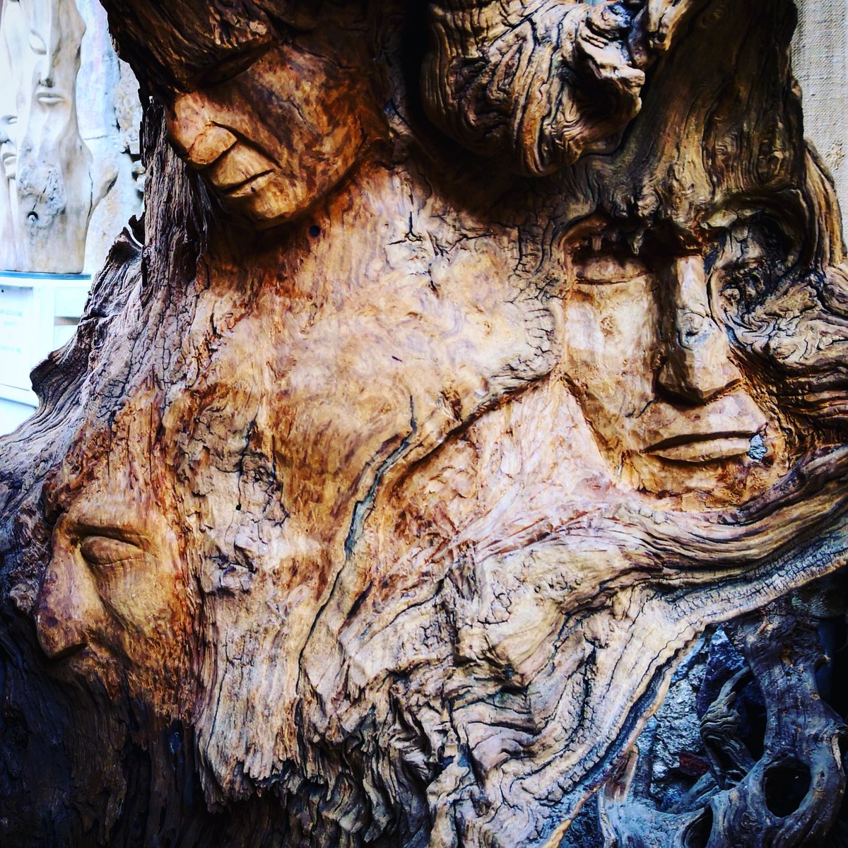 rimonsoliman's tweet photo. #faces #engraved in the #wood, nice #expo #mostramercato at #bienno, #italy. #sculpture #art #face https://t.co/atCp2f29lw