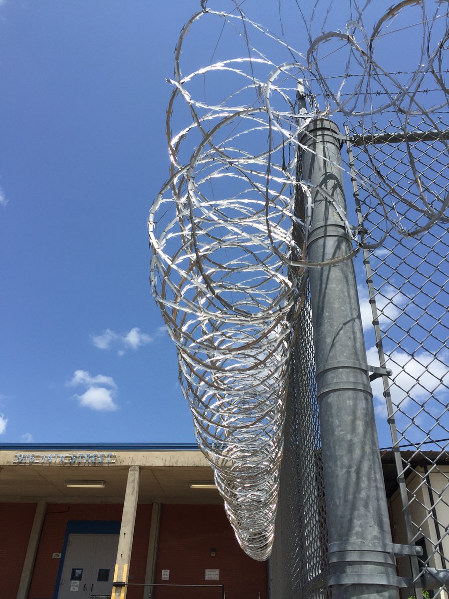 BlindTigerCom's tweet photo. @BlindTigerCom visited the Texas Dept of Criminal Justice to discuss wireless security protection against #phones &amp; #drones in #prisons https://t.co/VjbyIc032Z