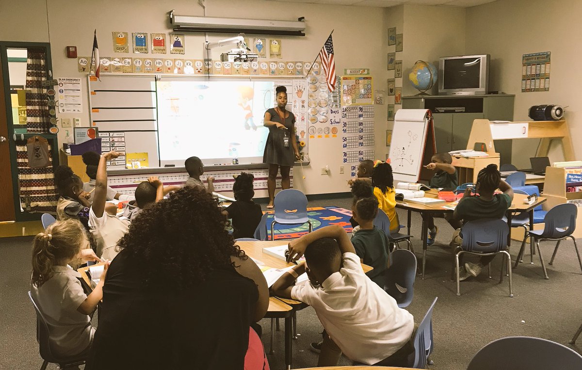msedbostic's tweet photo. Now let's get out our imaginary markers and draw the number 3! Math with Ms Taylor's kindergarten class! #joiningMsTaylorsClass #WRENOW @wrefama https://t.co/4oSvXvlrmX