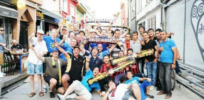 StJohnstoneTR's tweet photo. Birlikte bir çok unutulmaz anı yaşadığımız,kardeş kulübümüz @Eskisehirspor tarihinin en kötü günlerini yaşıyor.
St. Johnstone taraftarları olarak dost kulübümüzün her zaman yanındayız!
Umarız en kısa zamanda bu kötü günler son bulur...
#EskisehirsporYokOlmasın https://t.co/4RmswntEvg