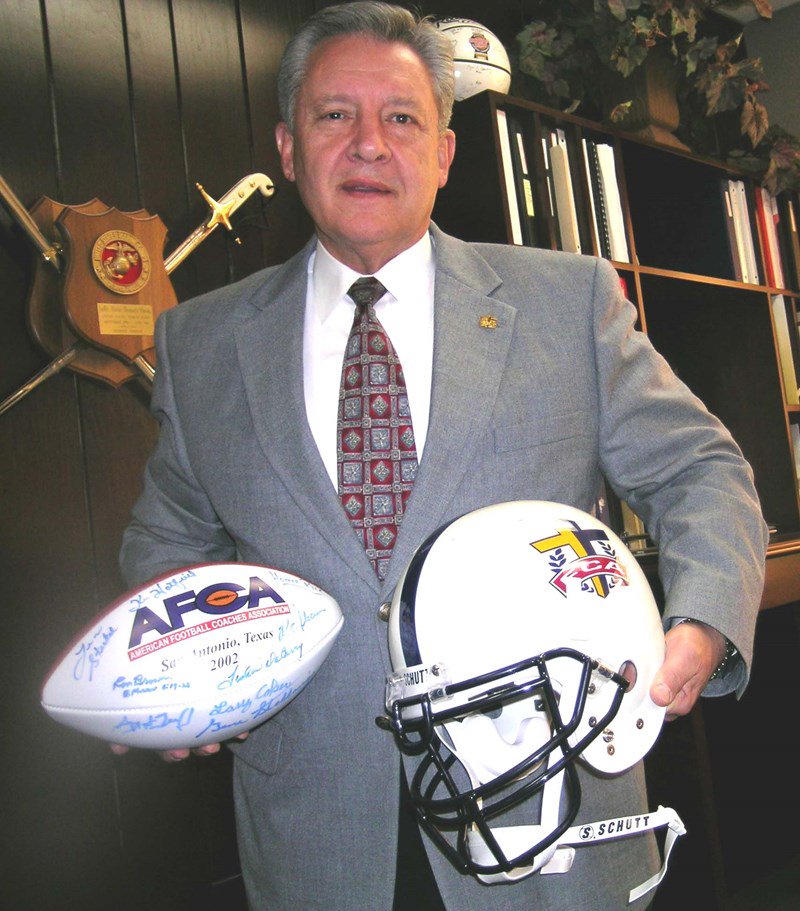 SCFootballHOF's tweet image. Dal Shealy
#SCFHOF16 #BatesburgLeesville @TheFCA #CarsonNewman #Richmond #MarsHill
#Legend
#7thYear #SCFHOF19
scfootballhof.org/inductee/dal-s…