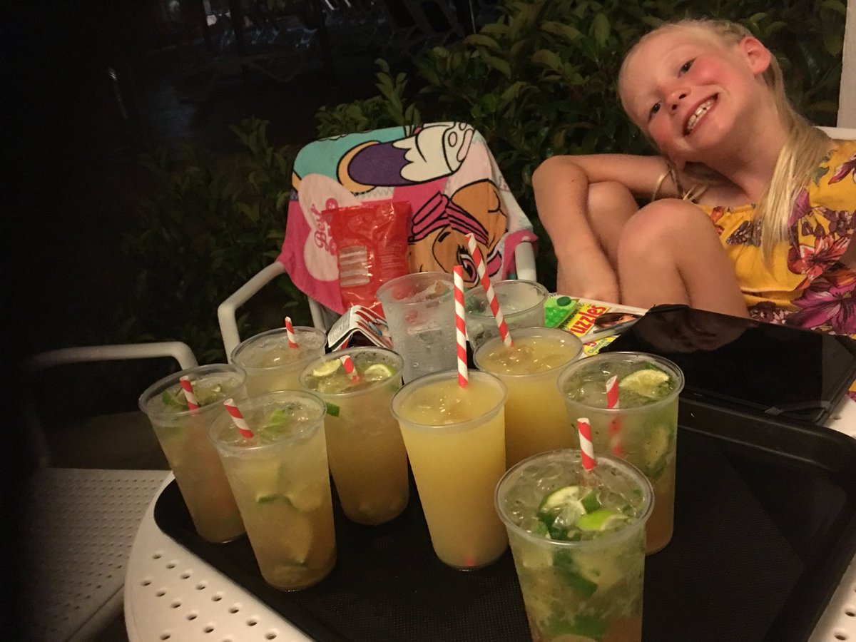 BigLee01's tweet photo. One last balcony/patio tray 😂🍹🏖😩

#RealWorldCalling https://t.co/02tonQtV2v