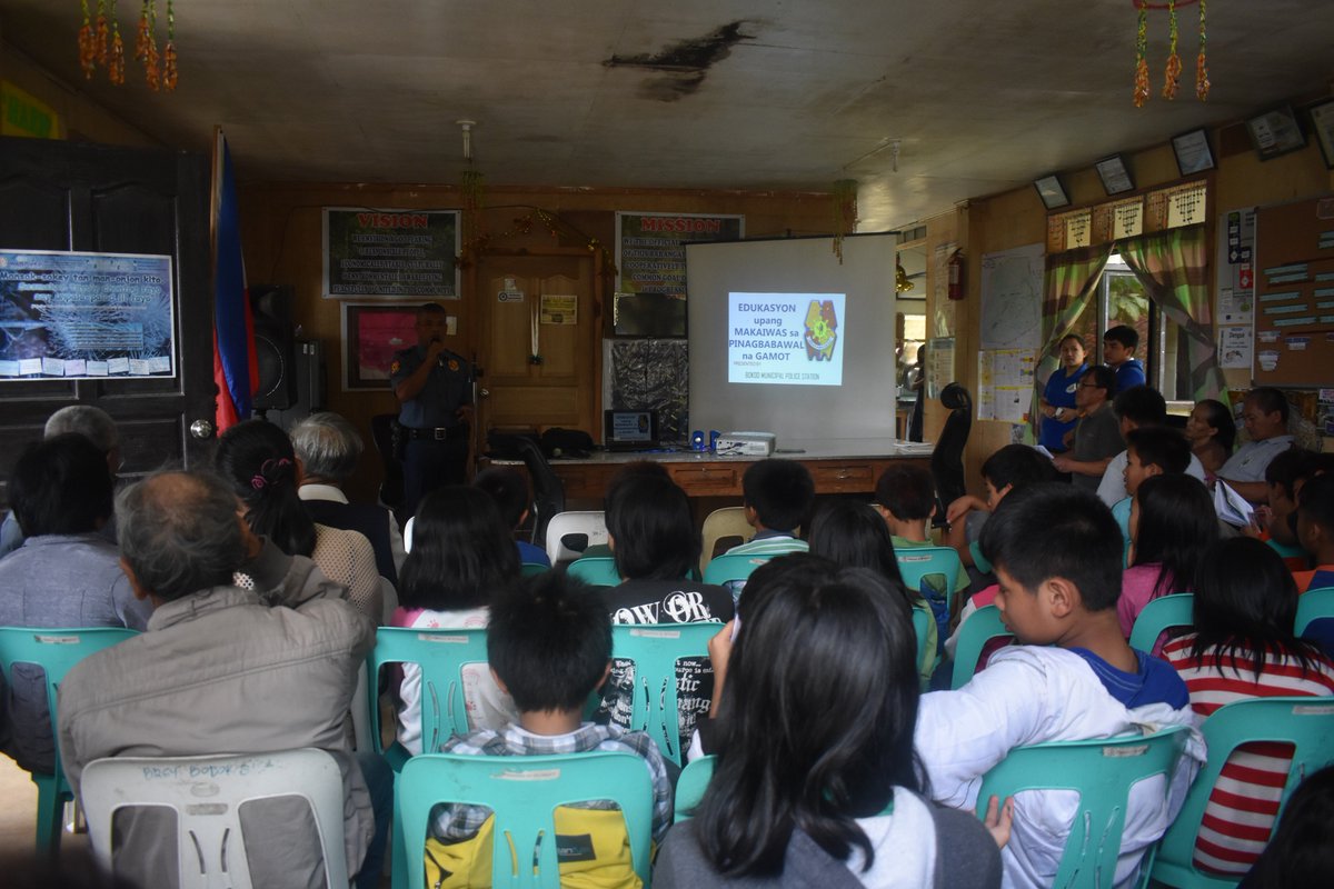 PNPBokod's tweet photo. #OPLANDBR
#MASAMASID
#PPP2030
(ATM)Bokod personnel led by PI JERRY T PANGOSFIAN, lecturing on Ill Effects of Illegal Drugs to the resident of Brgy Bobok-Bisal.
@rpioprocor @ProcorRpcrd @rwinp88 @PNPBenguet https://t.co/KHe3gv9DmI