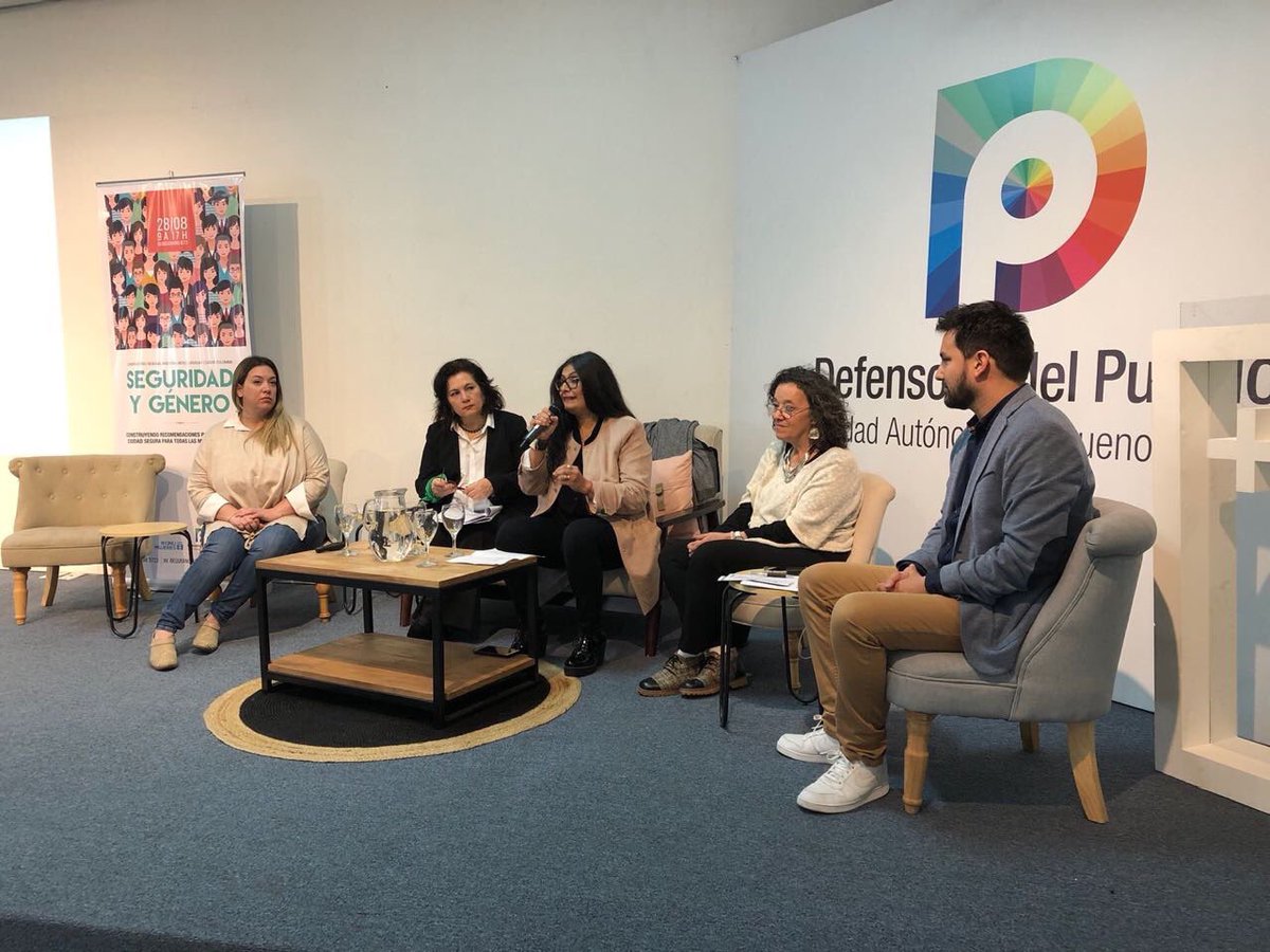 DoloresGandulfo's tweet photo. Excelente jornada #CiudadesSeguras en la @DefensoriaCABA, organizado junto a @ONUMujeres y #Ciscsa para construir recomendaciones y diseñar un Ciudad sin Violencia hacia las mujeres @AleAmorDefensor @GafiFuks @PabloRFerreyra @mariaenaddeo @andiconde @mariarosamuinos Claudia López https://t.co/w86uX9OmQt