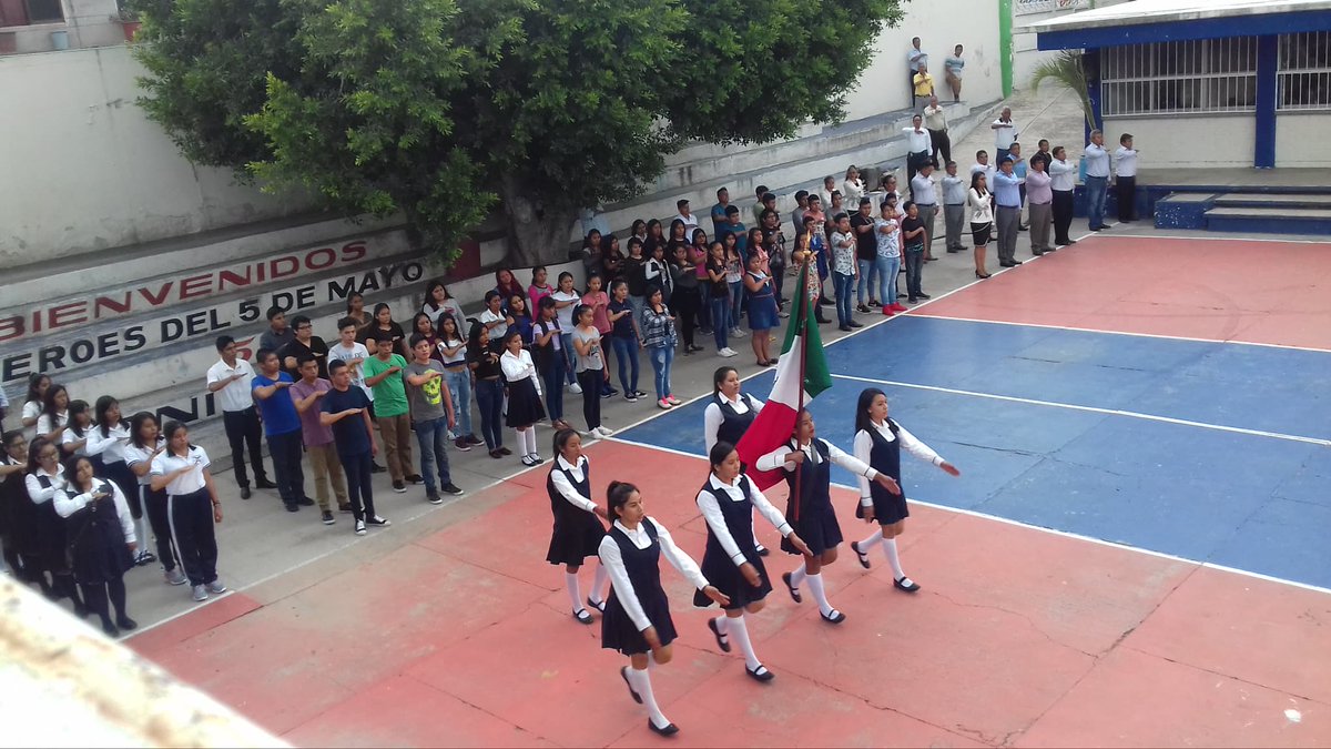 prefeco228's tweet photo. Ceremonia de Inicio de ciclo escolar 2018! si aún no te has inscrito; todavía tienes tiempo de hacerlo! #Orgullo5deMayo https://t.co/nB3Q7DwglV
