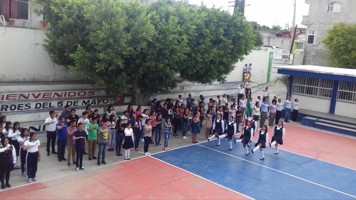 prefeco228's tweet photo. Ceremonia de Inicio de ciclo escolar 2018! si aún no te has inscrito; todavía tienes tiempo de hacerlo! #Orgullo5deMayo https://t.co/nB3Q7DwglV
