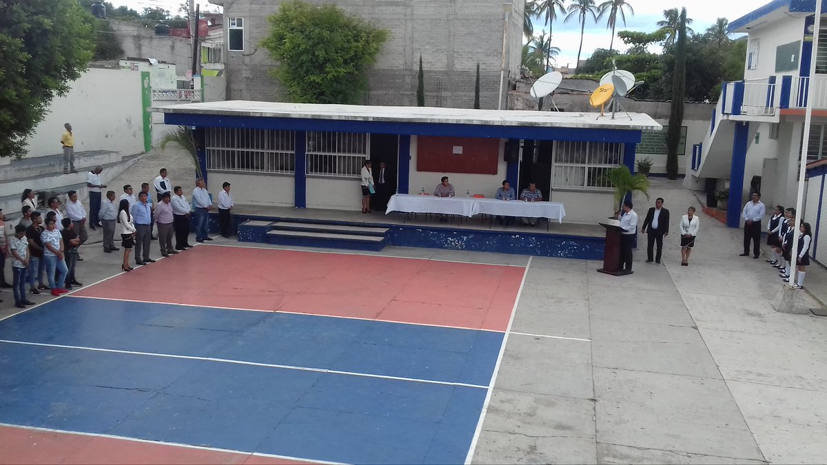 prefeco228's tweet photo. Ceremonia de inicio de ciclo escolar 2018!! #Orgullo5DeMayo ven e inscribete y se parte de esta gran comunidad estudiantil!! https://t.co/vXww4vXlL1