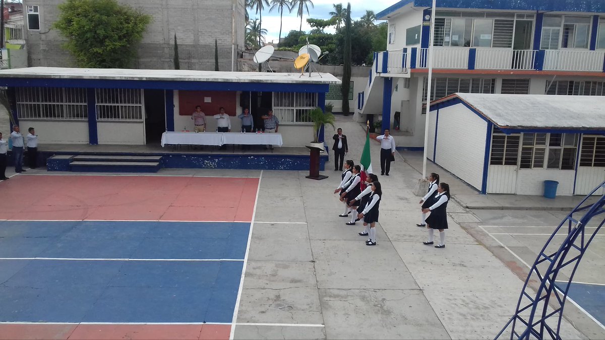 prefeco228's tweet photo. Ceremonia de inicio de ciclo escolar 2018!! #Orgullo5DeMayo ven e inscribete y se parte de esta gran comunidad estudiantil!! https://t.co/vXww4vXlL1