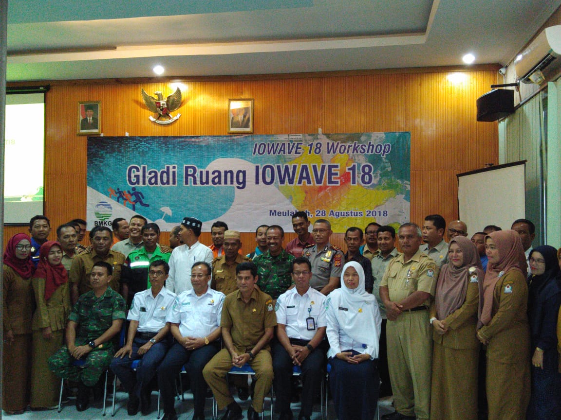 #iowave18
BMKG (Indonesia) conducted table top exercise on 28 Agustus 2018 involving  50 people from West Aceh Disaster Management Stakeholders.