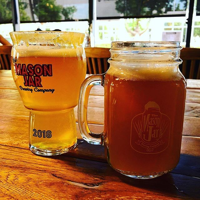 Citrus Grove 🍊- American IPA w/ mosaic and ruby red grapefruit zest! Accompanied by Fruit Jugs Mango Peach - p.s. don’t forget the rim 😉 
#beerme #instabeer #hophead #beerporn #masonjar #drinklocal #menifee #cheers #fucktuesdays ift.tt/2MZoWbq
