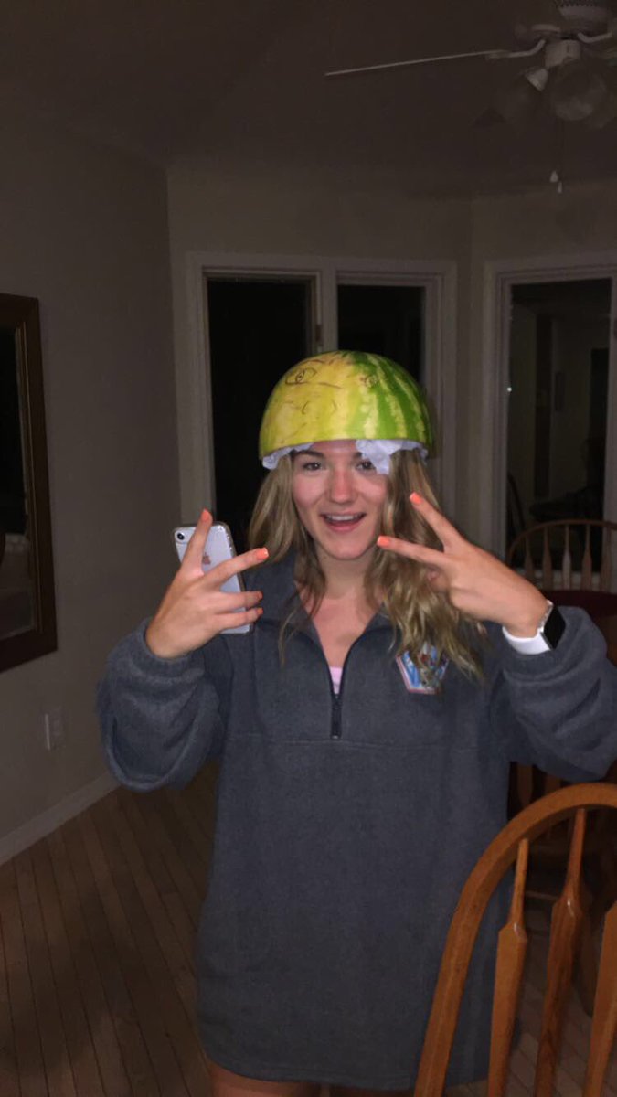 KarlyOtt's tweet photo. happy birthday ellison you my lovey forever i'm so glad you appreciate bunbun even when no one else does❤️🤠❤️ #jennifermomclub #dancebuddy #18 #hashtag #loml #mymom https://t.co/3IyvJetIxX