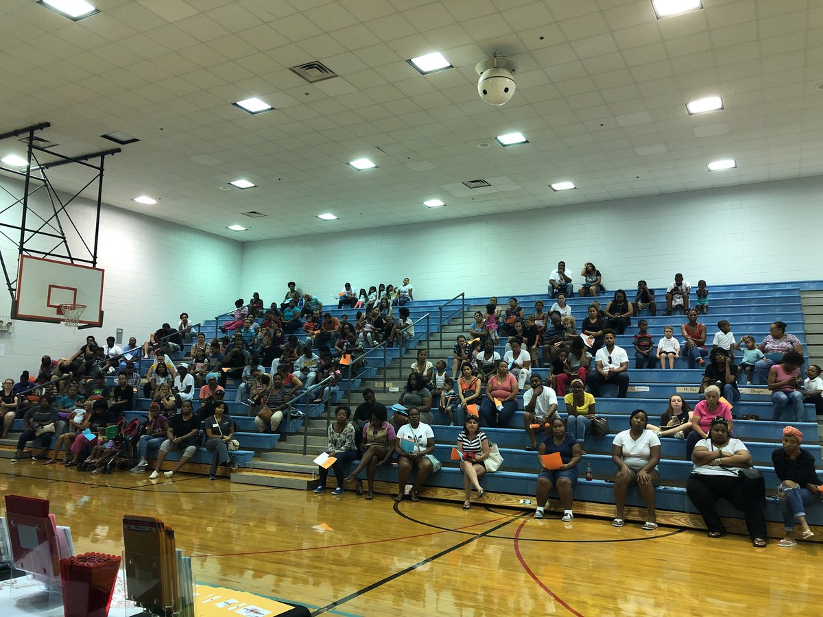 CGray_JCPS_BP's tweet photo. Open House is in full effect! Thanks to all the families that came to support your scholars’ learning. #falconssoar https://t.co/1Weqtrn4oP