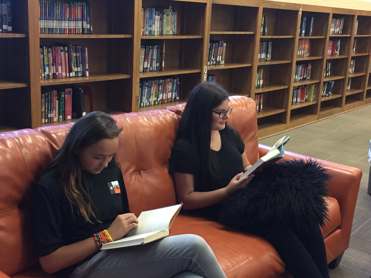 Shancockville's tweet photo. Thanks @hubbardlibrary for getting our Huskies reading today! I love library orientation. Kids are excited about reading and so am I! @hubbardtylerisd https://t.co/24ivpAaDqn