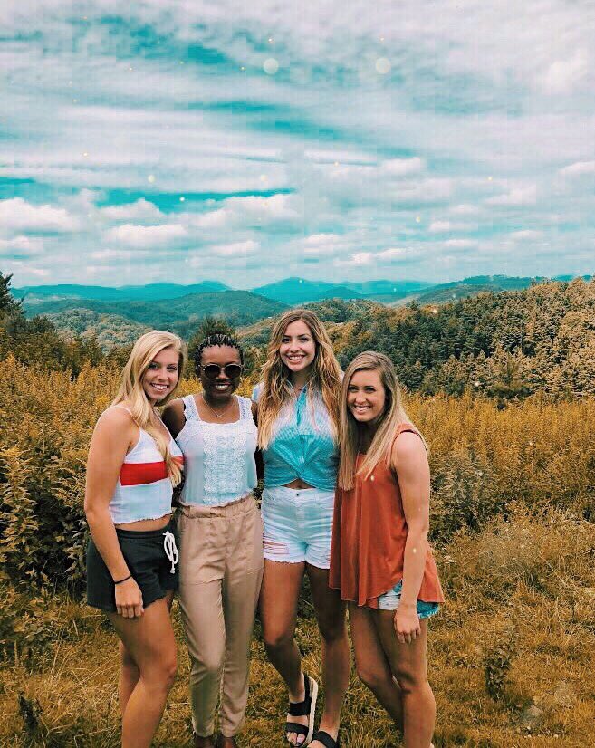 ETSUAlphaXi's tweet photo. Hiking our way to ↣ RECRUITMENT ↢ today is the last day to get signed up! Check out our bio to get started • #etsupanhellenic #etsualphaxidelta #etsu2022 https://t.co/JJ4abD29EH
