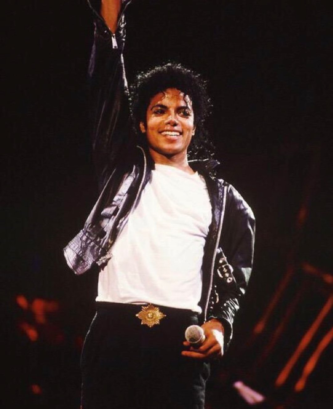 HAPPY BIRTHDAY Michael Jackson
 
I love you

I miss you so much 