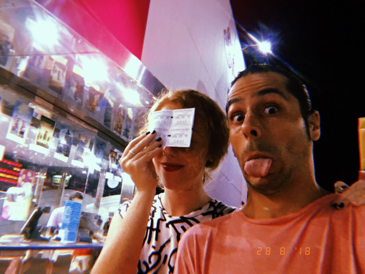 Alba_Celma's tweet photo. Noche de cine español 🎬 @LosFutbolisimos 🙈 #AleaIactaEst https://t.co/sq6xgrRzMa