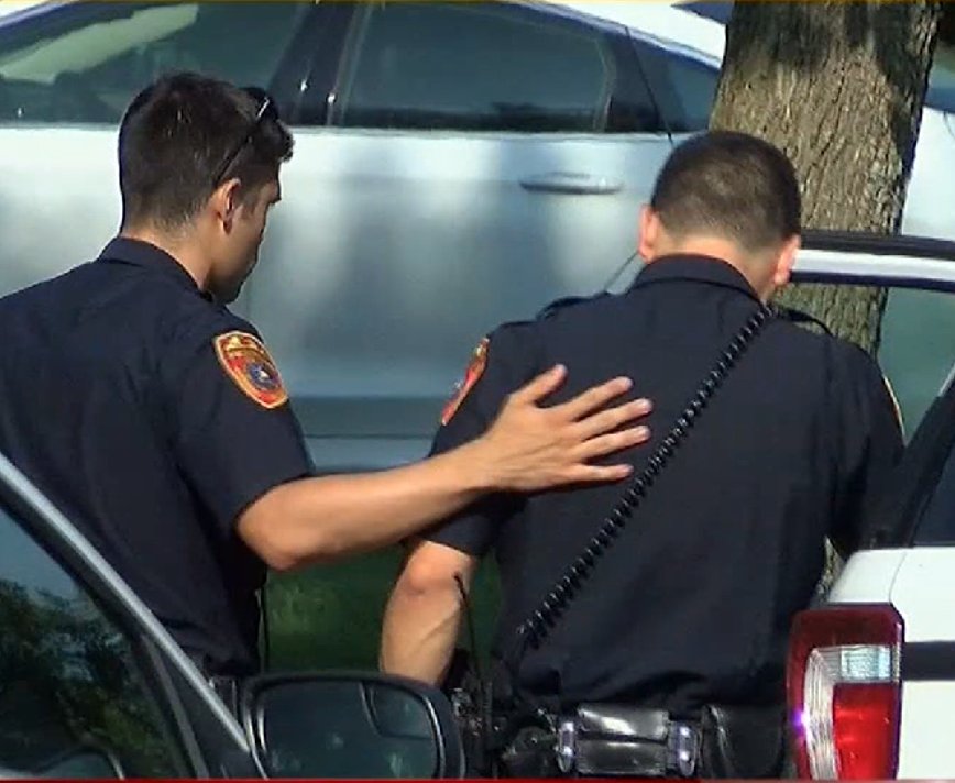 An 11-year-old girl has died after she was pulled unresponsive from a sweltering car. The image of these Police Officers says more than words on how it affects First Responders. We should be made or iron or steel, but we are only made of flesh and blood. nbcnewyork.com/news/local/Chi…