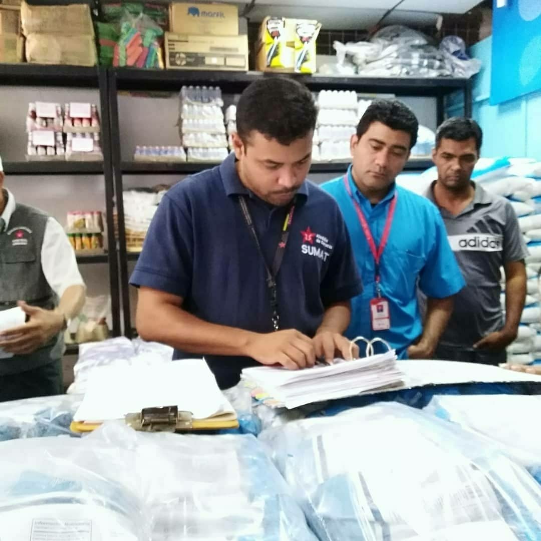 ¡Seguimos en ofensiva económica!
Pueblo organizado en Unión cívico-militar a defender las medidas de protección para todas las familias venezolanas.
Estaremos desplegados progresivamente en todos los comercios para hacer cumplir el #Plan50
#ProducciónYCrecimiento