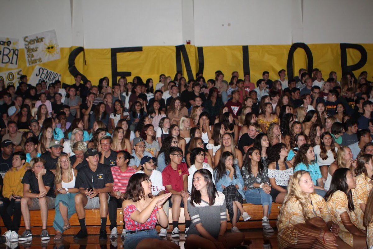 EsperanzaAztecs's tweet photo. This morning, Esperanza High held a “Welcome Back Pep Rally” for the entire student body! We’re pretty sure the entire @pylusd school district heard that #AztecPride loud and clear! #AztecsBTS #PYLfirstday @aztecnation_ https://t.co/zLXSDEoZfV