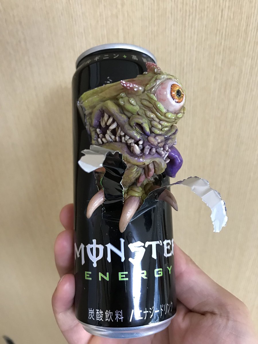 モンスターエナジーの缶に描かれた爪痕の主を想像して作った作品がスゴ過ぎた もう飲めなくなるレベル 笑 Togetter