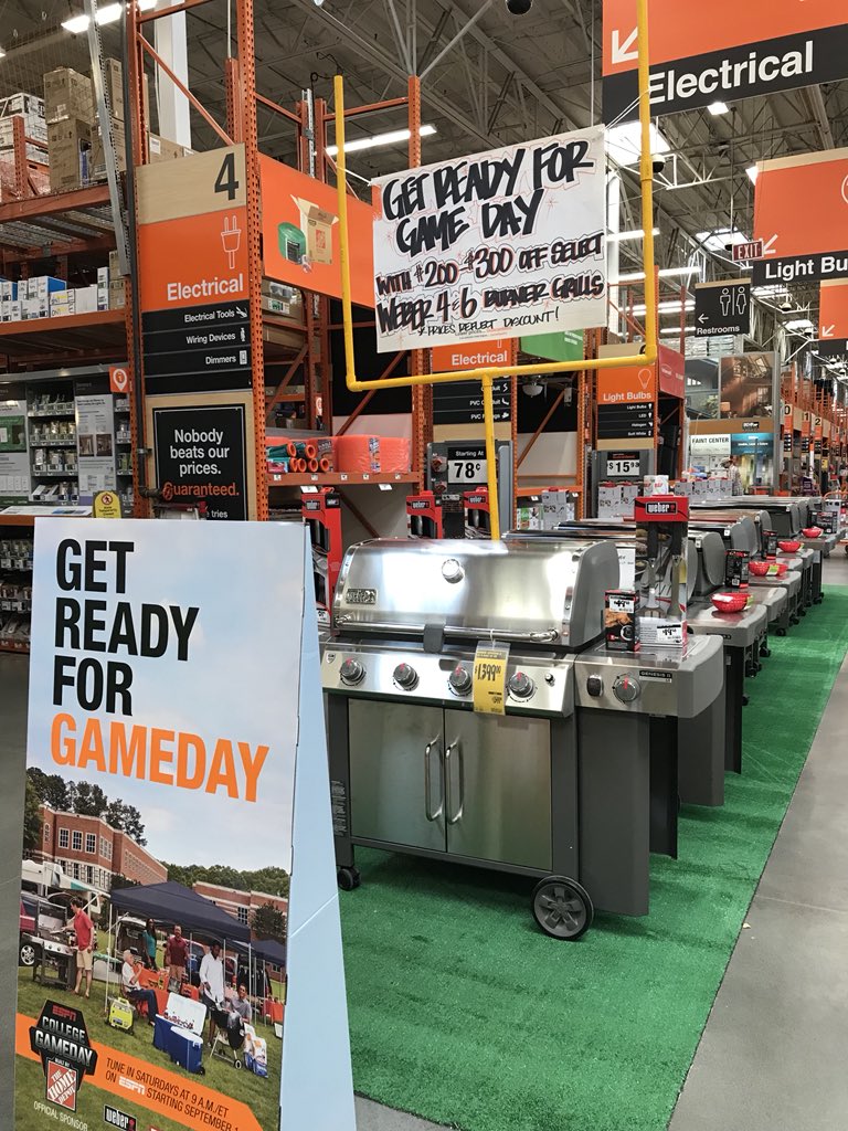 Special buy on #Webers ! Helping our customers get ready for football season 🏈 @Bselch <a href="/MitchWatsonHD/">Mitch Watson</a> @DerekLarsenHD <a href="/JasonRa13614730/">Jason Randall</a>