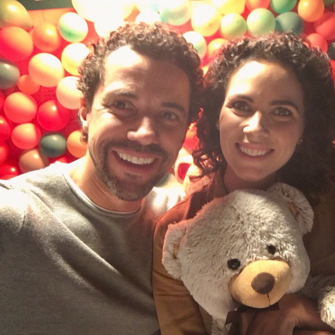 PerlaencinasL's tweet photo. Gran equipo! Muy pronto les compartiré el resultado ❤️ #simonbross #ponchoaguilar #calorodriguez #actress #work #love #life #advertising #publicidad #classmodelos https://t.co/kJQasO3QNX
