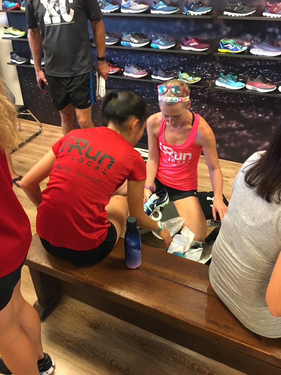 Sgfrunning's tweet image. Thank you iRun Local for another amazing event! @iRunLOCAL #SGFBulldogPride #WeRunLocal