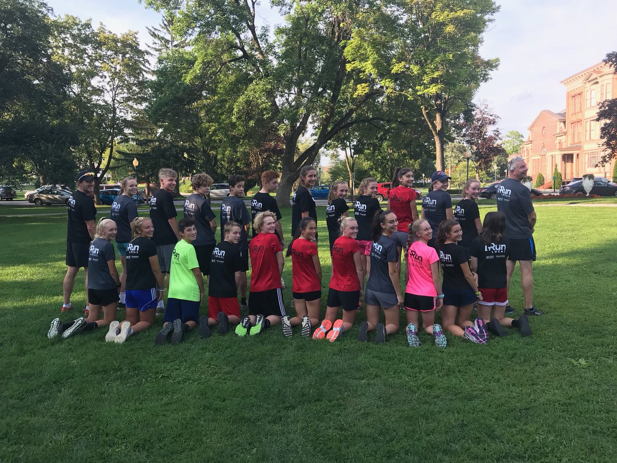 Sgfrunning's tweet image. Thank you iRun Local for another amazing event! @iRunLOCAL #SGFBulldogPride #WeRunLocal