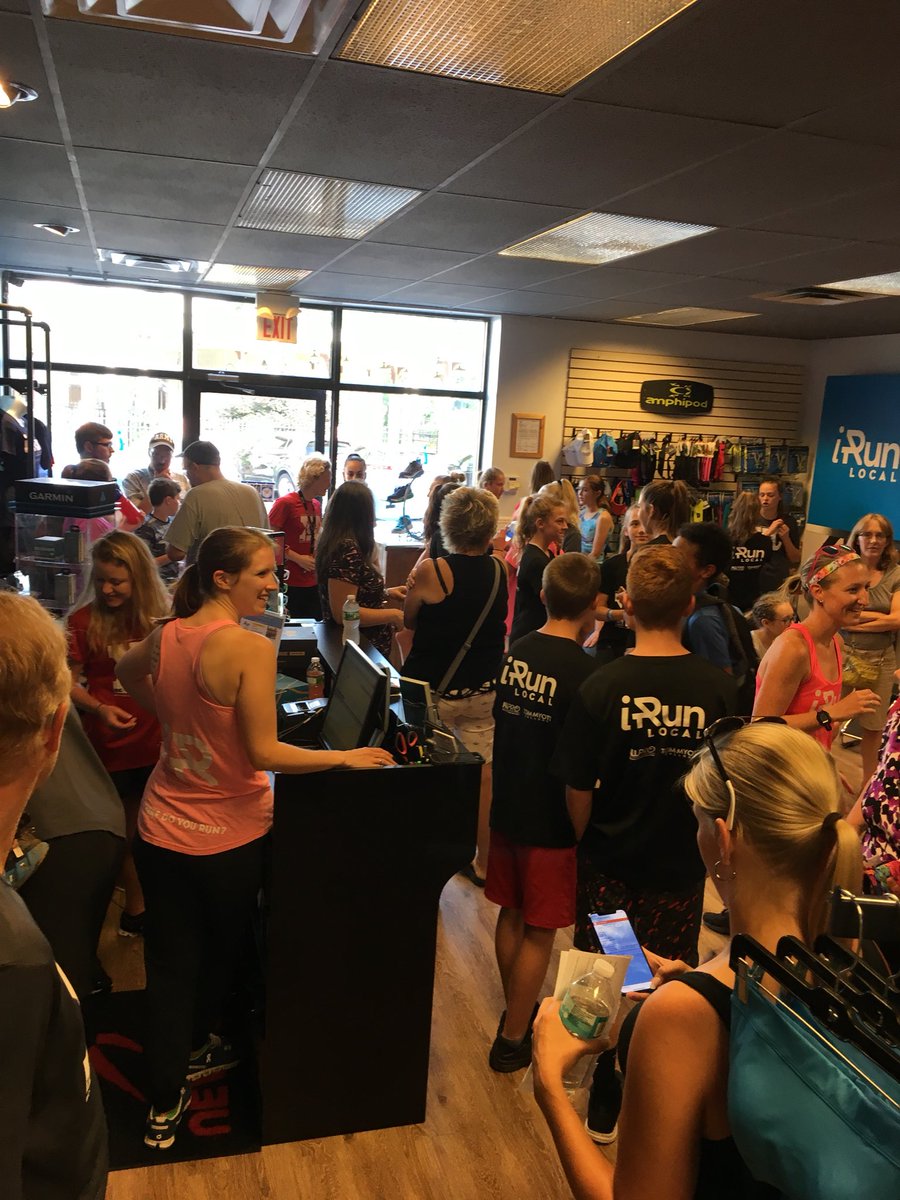 Sgfrunning's tweet image. Thank you iRun Local for another amazing event! @iRunLOCAL #SGFBulldogPride #WeRunLocal