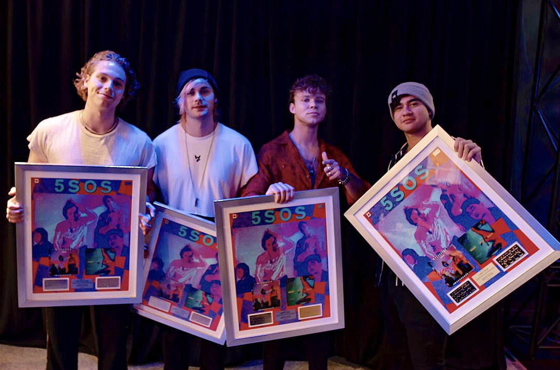 umusic's tweet photo. Help us say 🎉CONGRATULATIONS 🎉to @5SOS for having a gold album for ‘Youngblood’, gold single for “Want You Back” and platinum single for “Youngblood” in Canada 🇨🇦 🔥 #Youngblood #5SOS #5SOSfam https://t.co/V8gBdM7pgU