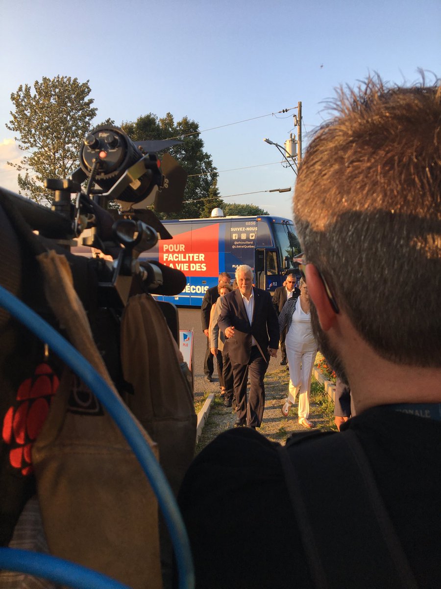 VeroNormandin's tweet photo. Le premier ministre et chef du Parti Libéral du Québec @LiberalQuebec, @phcouillard et le député de Rivière-du-Loup -Témiscouata @JDAmourofficiel à la rencontre des militants du Bas-Saint-Laurent ! #polqc #assnat #PLQ #Election2018 #Qc2018 #EquipeSolide https://t.co/OmLCIlIGLj