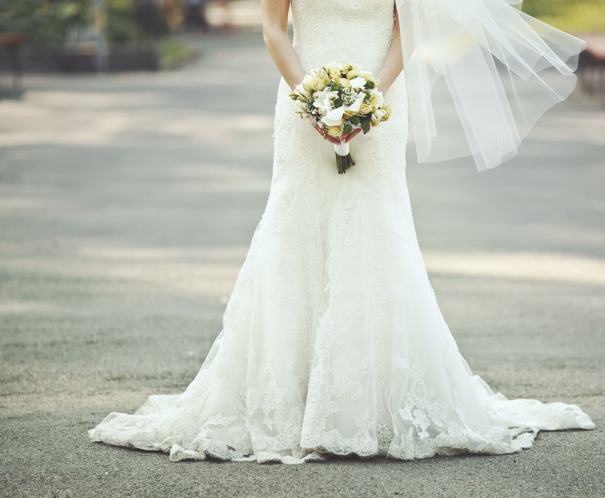 MidwestRentals's tweet photo. Picking out your wedding dress is one of the most magical moments in your wedding planning process!
Find your #DreamWeddingDress with these quick tips every bride should know. https://t.co/f29E2MgSyD https://t.co/OTPC0A7znv