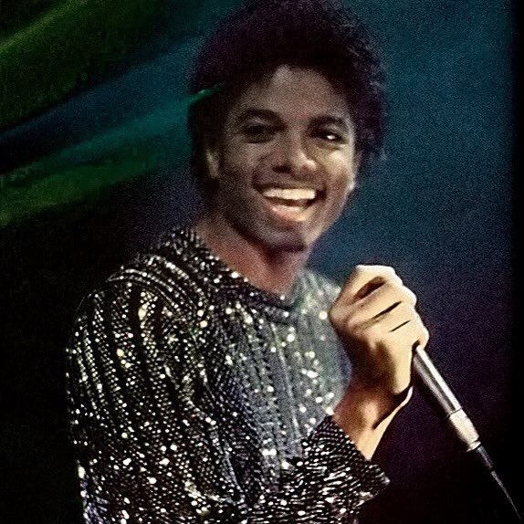 ddlsoffthewall's tweet photo. happy 60th birthday to this legend. you’ve impacted so many lives with your music and humanitarian work. you continue to inspire me in many ways. you’re so loved and missed and i truly hope you’re at peace now #michaeljacksonday #happybirthdaymichaeljackson 💗 https://t.co/oyNHqEP6AZ