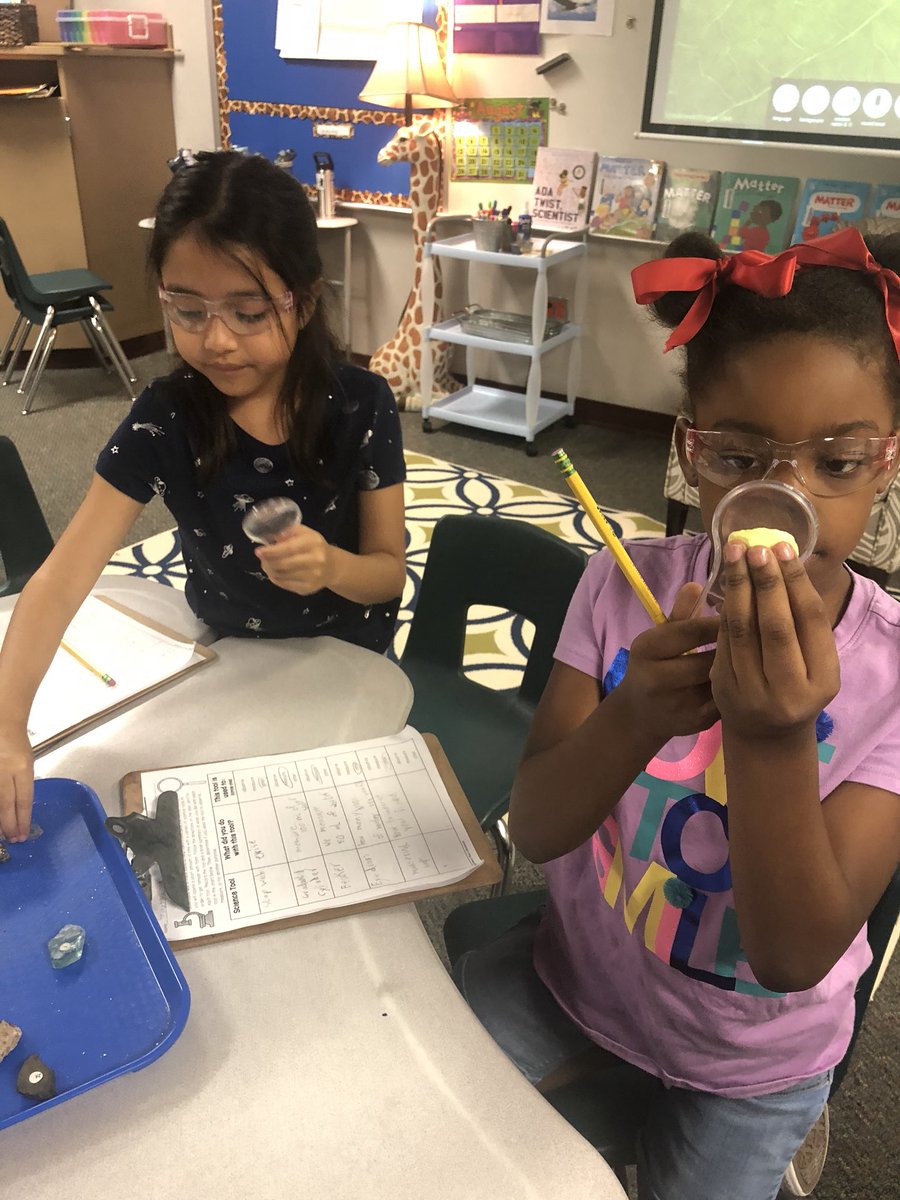 ClausellBriana's tweet photo. Awesome science safety lab rotations today! https://t.co/5TBYoYaSen