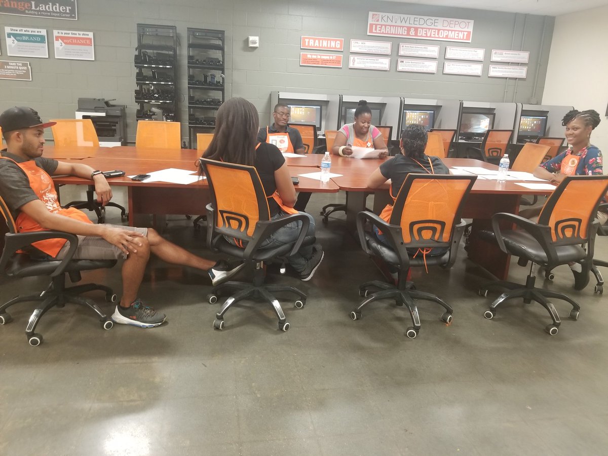 AdeolaHD's tweet photo. #HRInfoDay... 1225 team had a question and answer period with ASDS on LOA.  @JiwalH @DLapshan @williams2_e @MsMaddyMad @TachanieHD1225 https://t.co/mTcaKtVrie