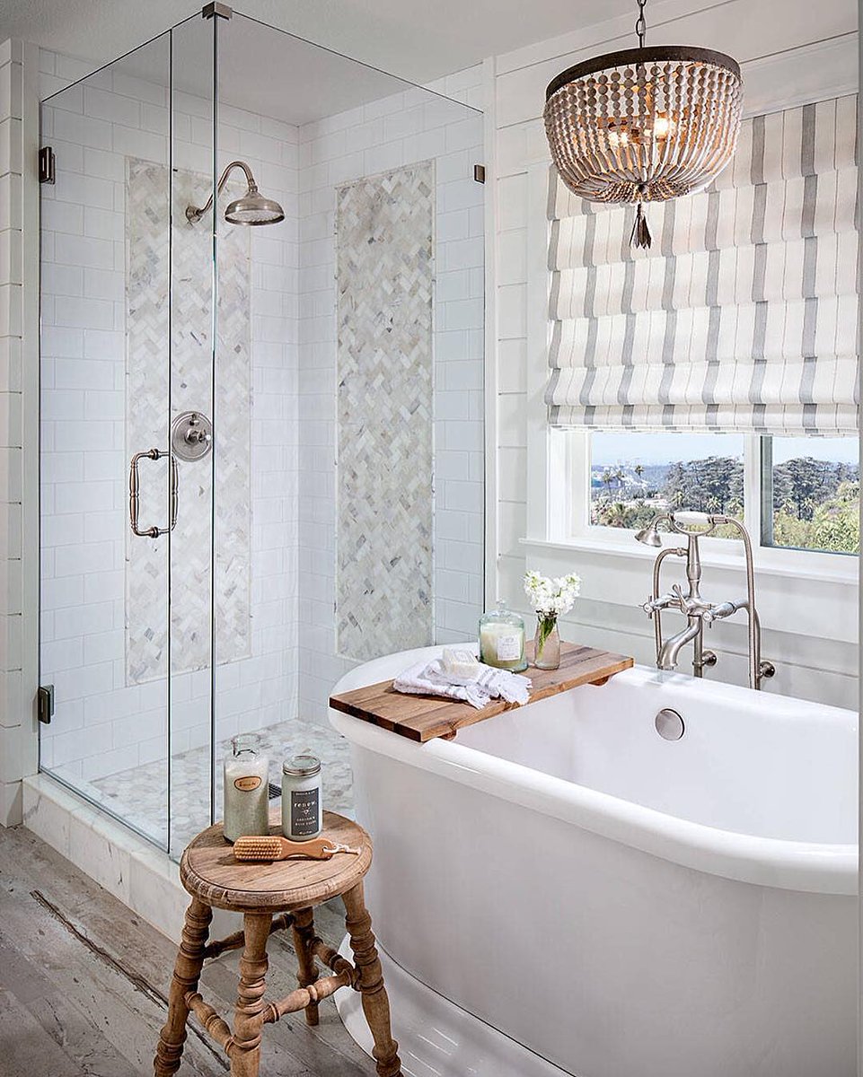 Nancy_Designer_'s tweet image. The only thing wrong with this bathroom - is that it&apos;s not in my house! What a dreamy space!