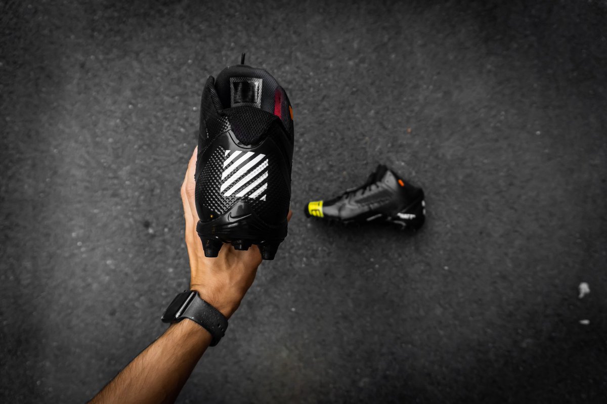 MarvinBaroota's tweet photo. Off-White X @JJWatt https://t.co/9mrGqXQJvo
